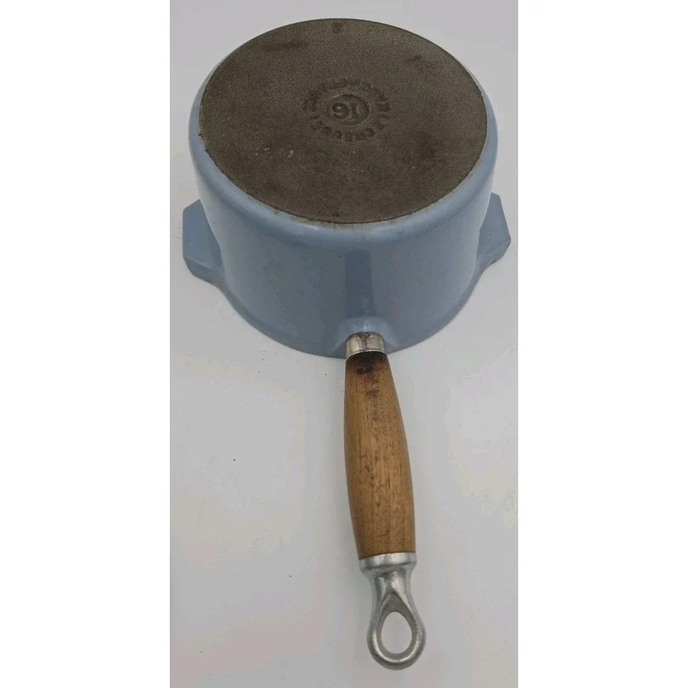 Vintage Le Creuset Cast Iron Light Blue #16 1 Qt Sauce Pot w/Spout Wood W/Lid